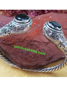 Brazalete Artesanal de plata con Azabache 660-0052