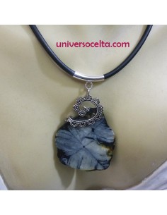 Colgante grande de Quiastolita con caucho GCK