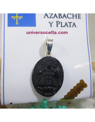 Virgen de Covadonga tallada de Azabache