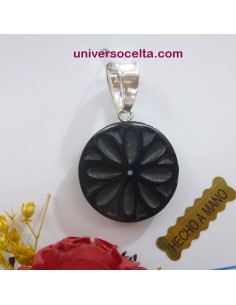 Flor de agua tallada en azabache