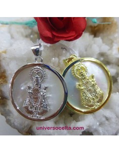 Medalla con nácar y Virgen de Covadonga