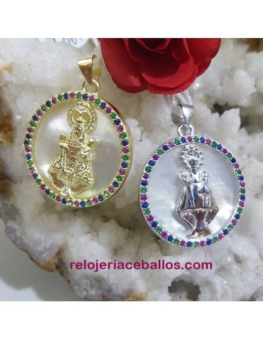 Virgen de Covadonga con nácar y pedrería de color