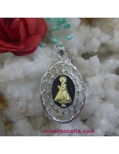Medalla con orla y Virgen de Covadonga