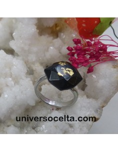 Anillo de acero con carbón redefinido