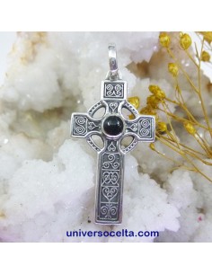 Cruz celta de plata con azabache