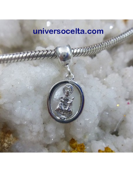 Charm Virgen de Covadonga sobre nácar