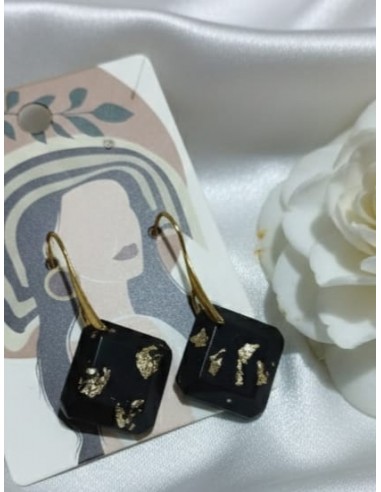 Pendientes de carbón con baño dorado