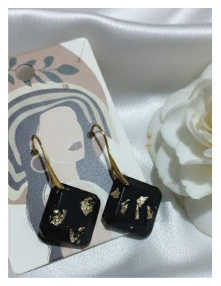 Pendientes de carbón con baño dorado