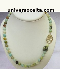 Collar con piedras...
