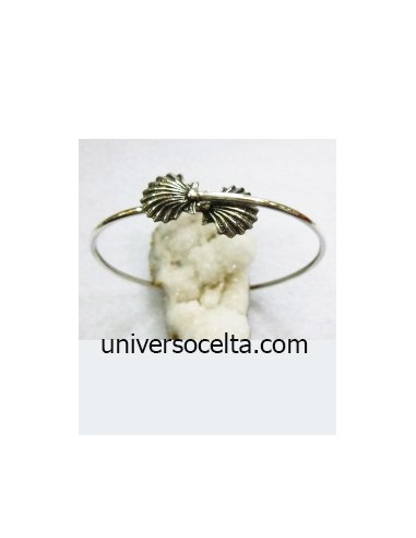 Brazalete con Concha de Santiago...