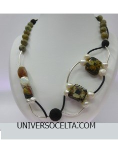 Collar de Quiastolita...