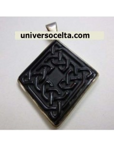 Azabache tallado en forma...