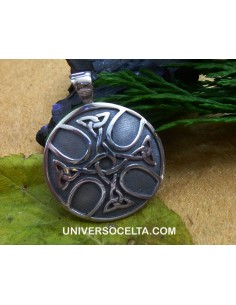 Cruz Celta Circular con Triquetas de plata