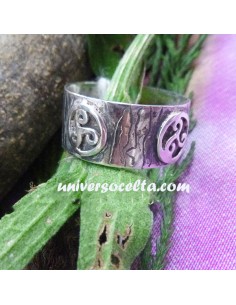 Anillo Celta de Plata con Triskeles ATR3