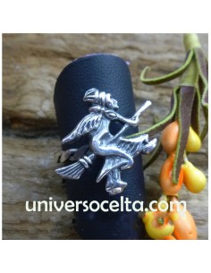 Anillo con Bruja y Escoba...