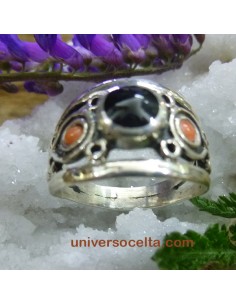 A153 Sortija artesana con azabache y coral