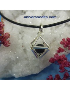 PRC Colgante prisma de plata con azabache