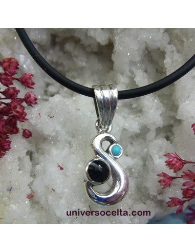 Colgante artesanal de plata con...